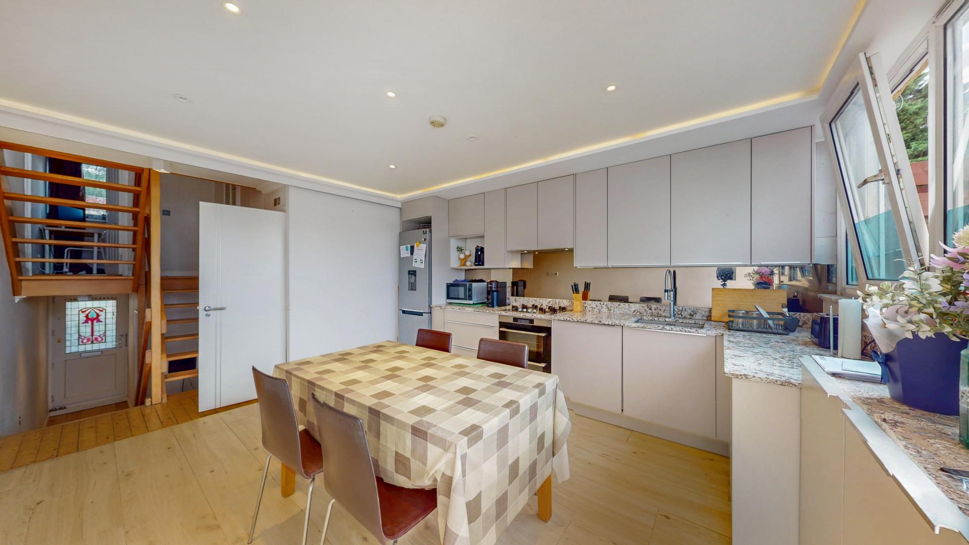 			3 Bedroom, 1 bath, 1 reception Flat			 Netherwood Street, West Hampstead (Inclusive of Gas)